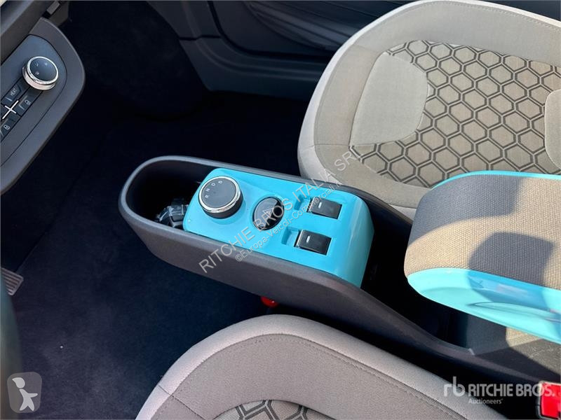 Лекотоварен автомобил  XEV Yoyo