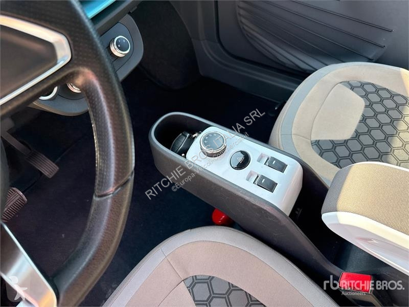 Лекотоварен автомобил  XEV Yoyo