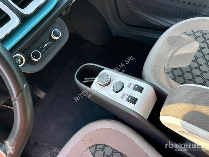 Лекотоварен автомобил  XEV Yoyo