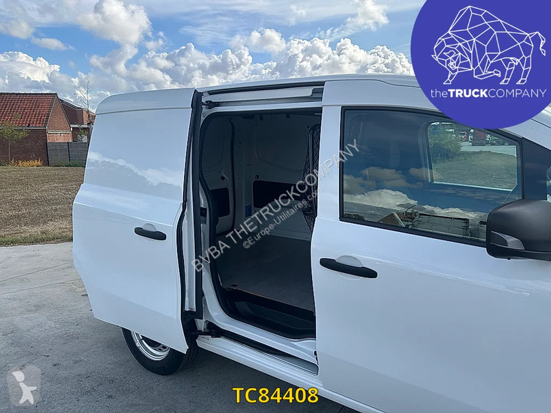 Лекотоварен автомобил Renault 1.5 DCI
