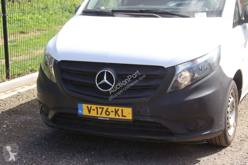 Комерційні автомобілі Mercedes 777CDI