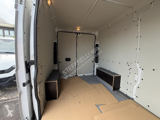 Furgoneta Fiat Ducato 33 L2H2 2.2 diesel 140cv