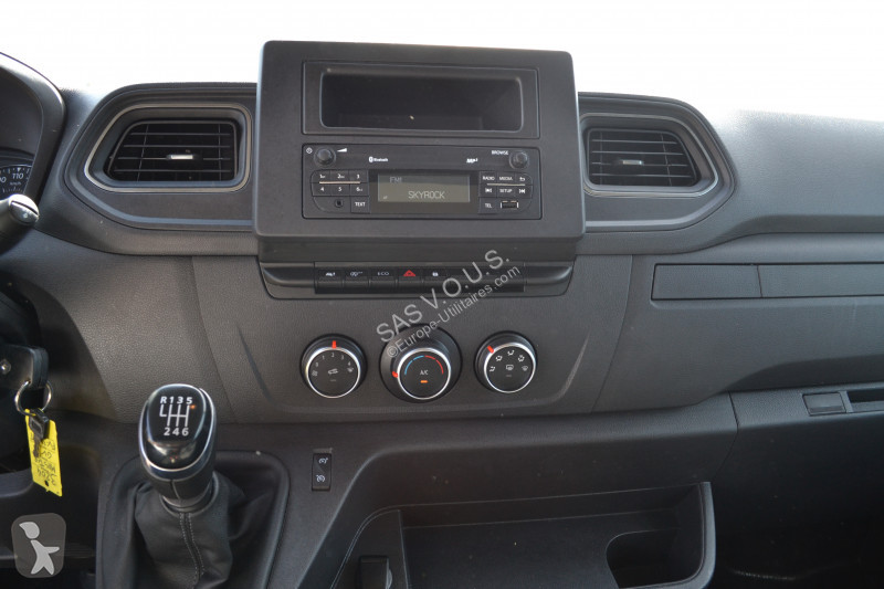Véhicule utilitaire Renault RENAULT MASTER III...