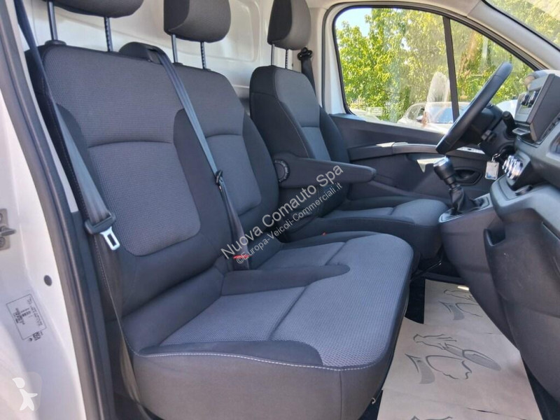 Лекотоварен автомобил Renault IV