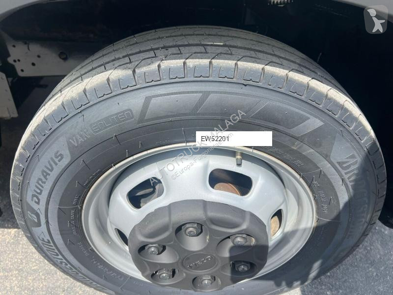 Furgoneta Iveco 35C14 PAQUETERO RAMPA RETRACTIL