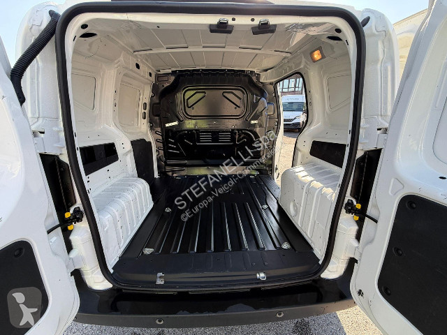 Furgoneta Fiat Fiorino cargo 1.3 mjt 95cv...
