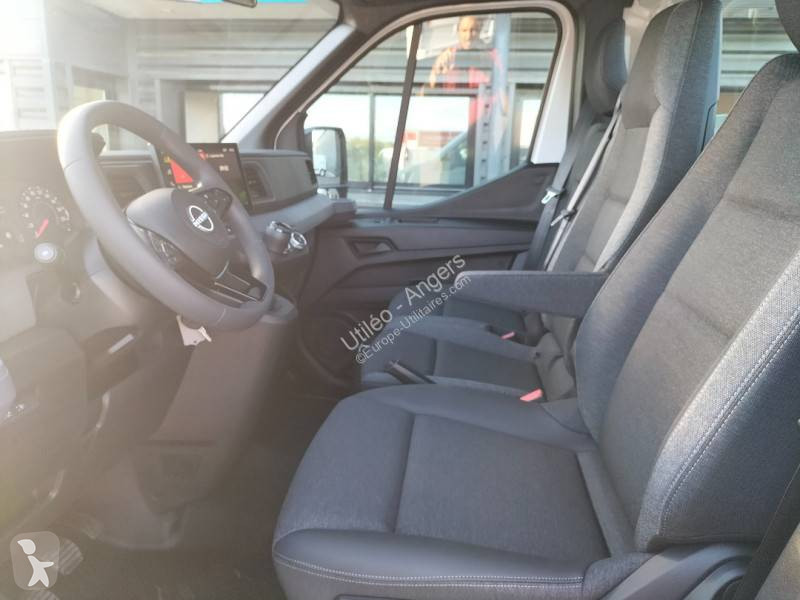 Véhicule utilitaire Nissan