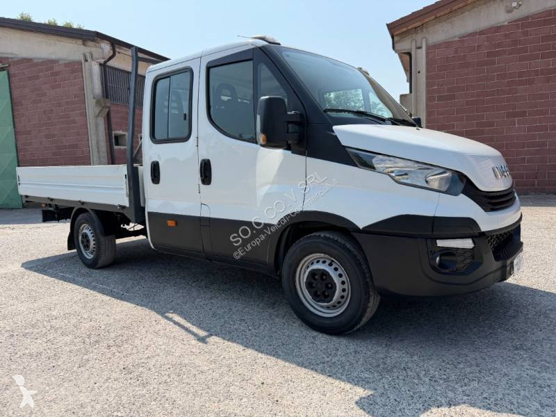 Лекотоварен автомобил Iveco 35S12