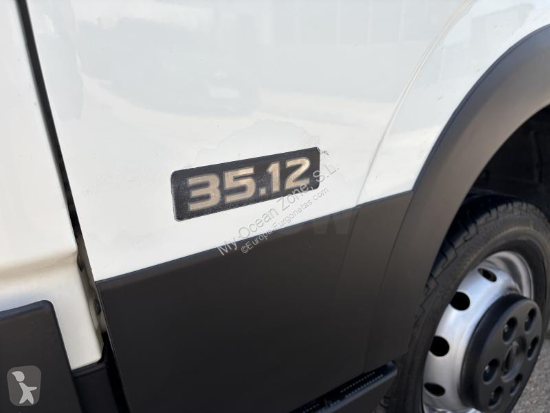 Furgoneta Nissan 35.12