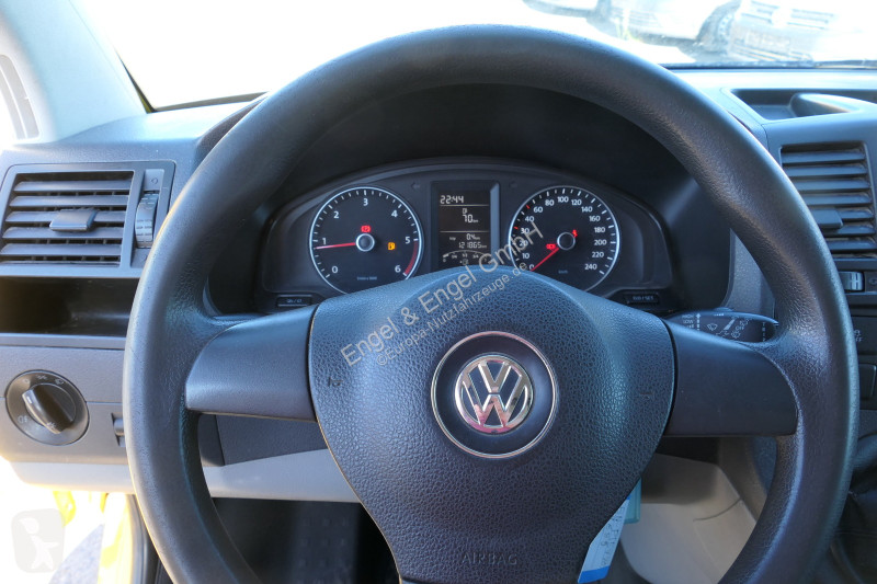 Лекотоварен автомобил Volkswagen T5 Transporter...