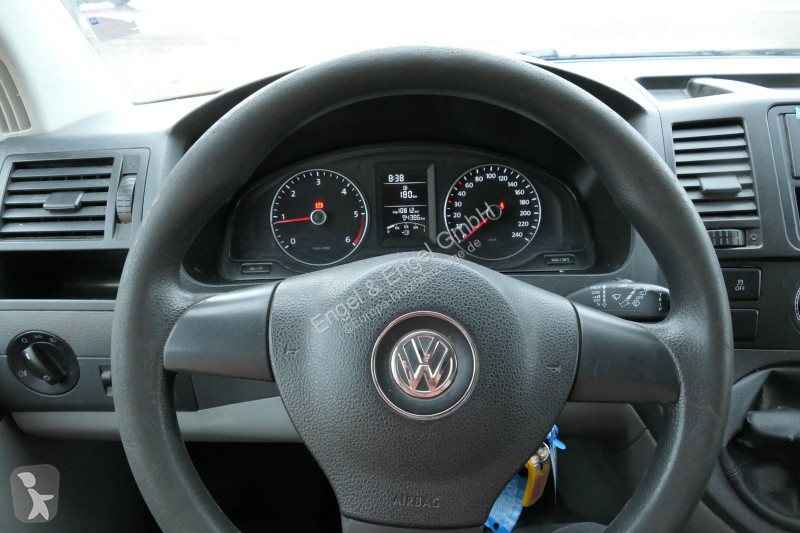 Лекотоварен автомобил Volkswagen T5 Transporter...