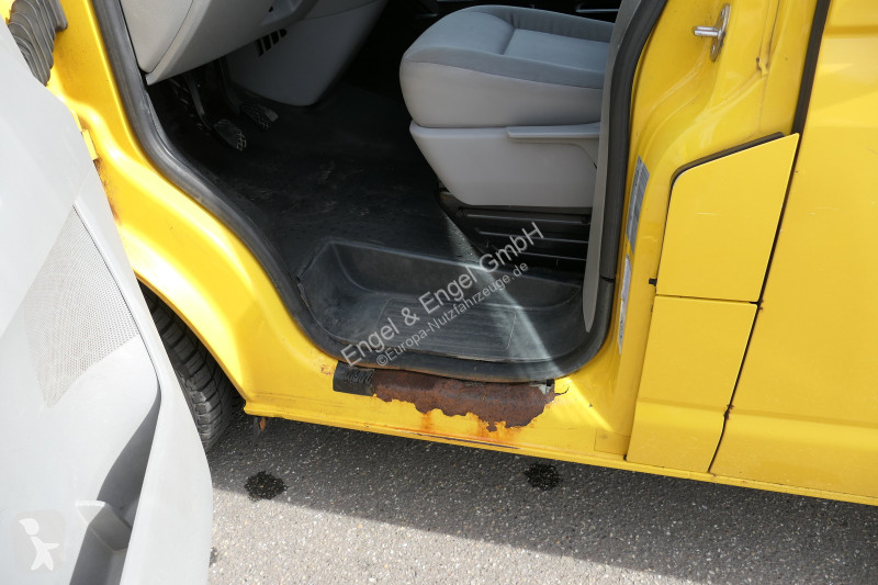 Лекотоварен автомобил Volkswagen T5 Transporter...