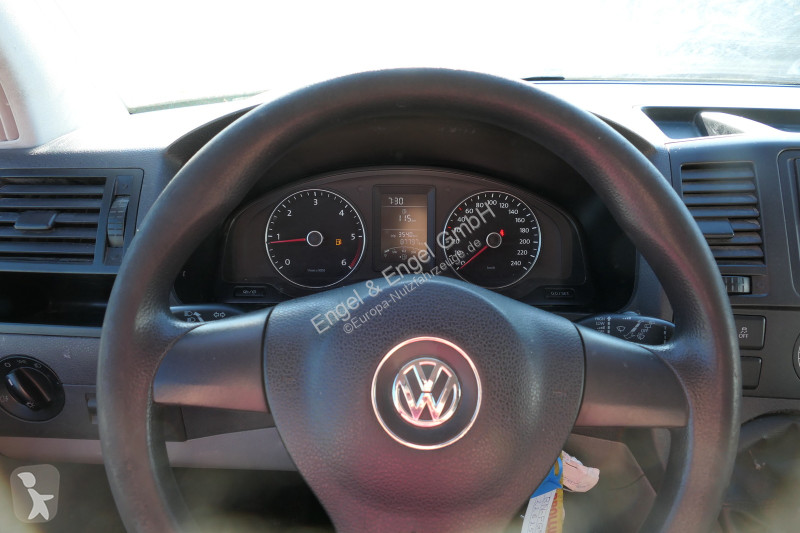 Лекотоварен автомобил Volkswagen T5 Transporter...