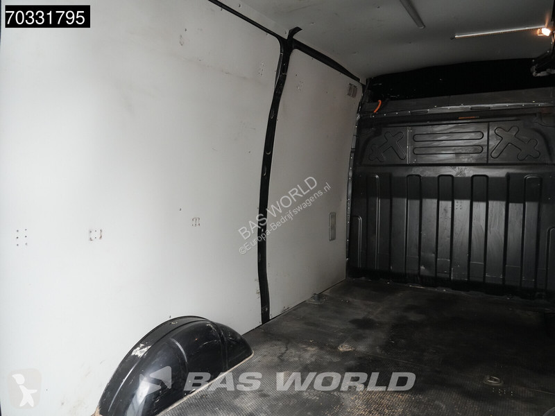 Коммерческий автомобиль Iveco 35S18 3.0 180PK...