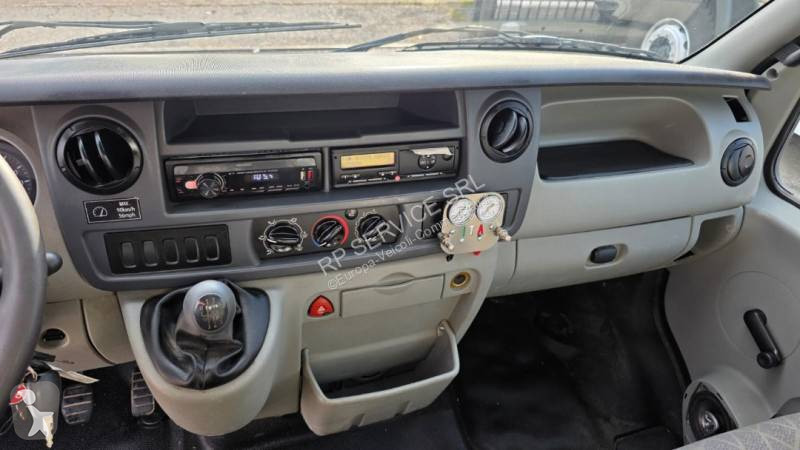 Renault 130 3.0 DCI van