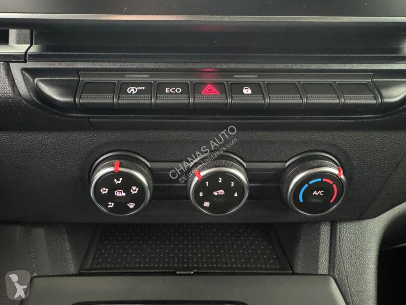 Véhicule utilitaire Renault FG TOLE DCI 95 L1...