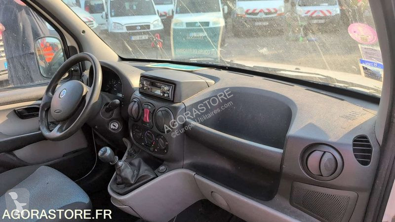 Лекотоварен автомобил Fiat DOBLO
