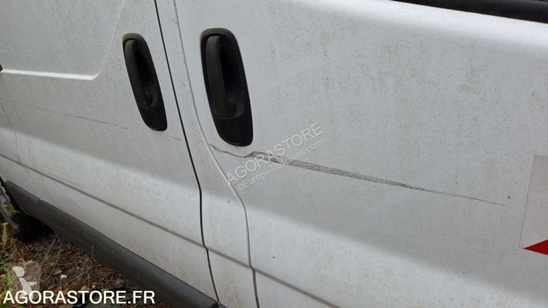 Лекотоварен автомобил Renault TRAFIC