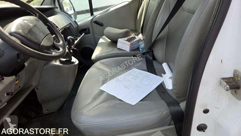 Лекотоварен автомобил Renault TRAFIC