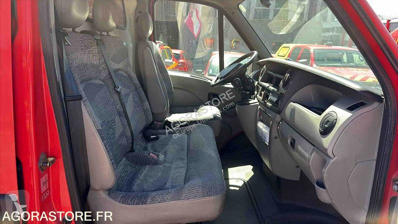 Лекотоварен автомобил Renault MASTER