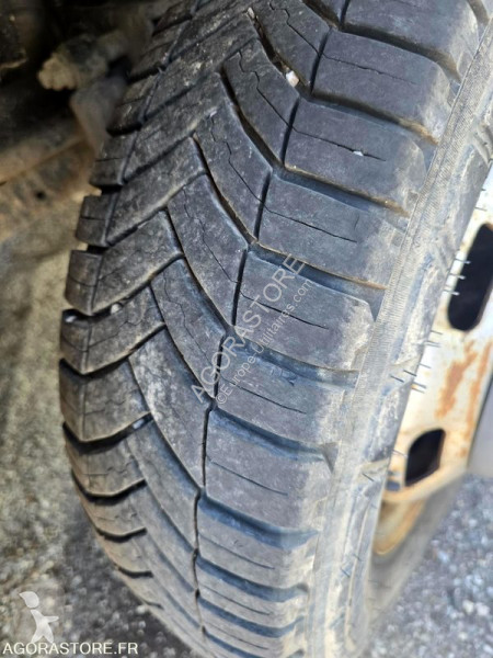 Лекотоварен автомобил Iveco 35C12
