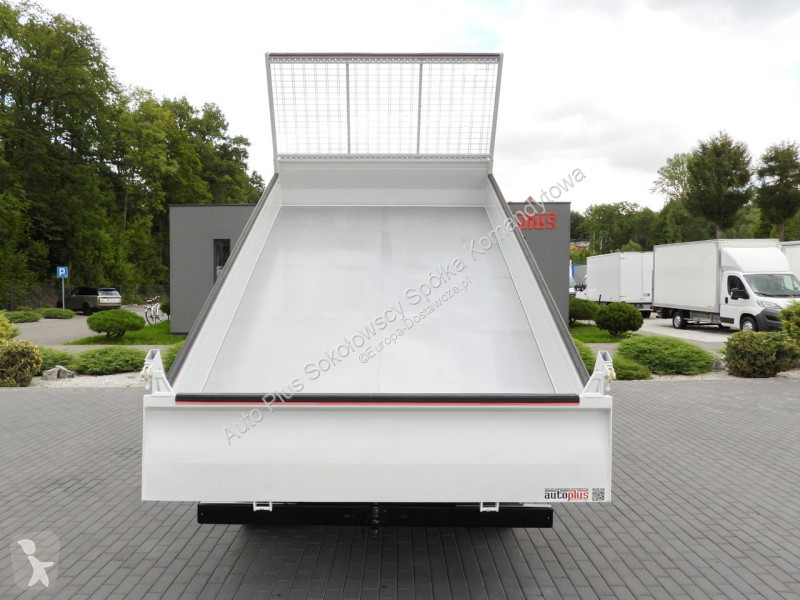 Лекотоварен автомобил Iveco 35C14 DAILY