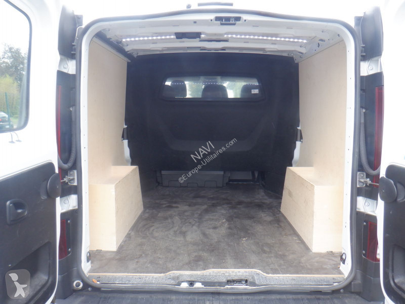 Лекотоварен автомобил Renault TRAFIC III FG...