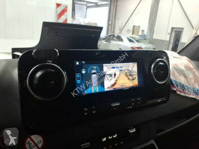 Лекотоварен автомобил Mercedes Sprinter 317...