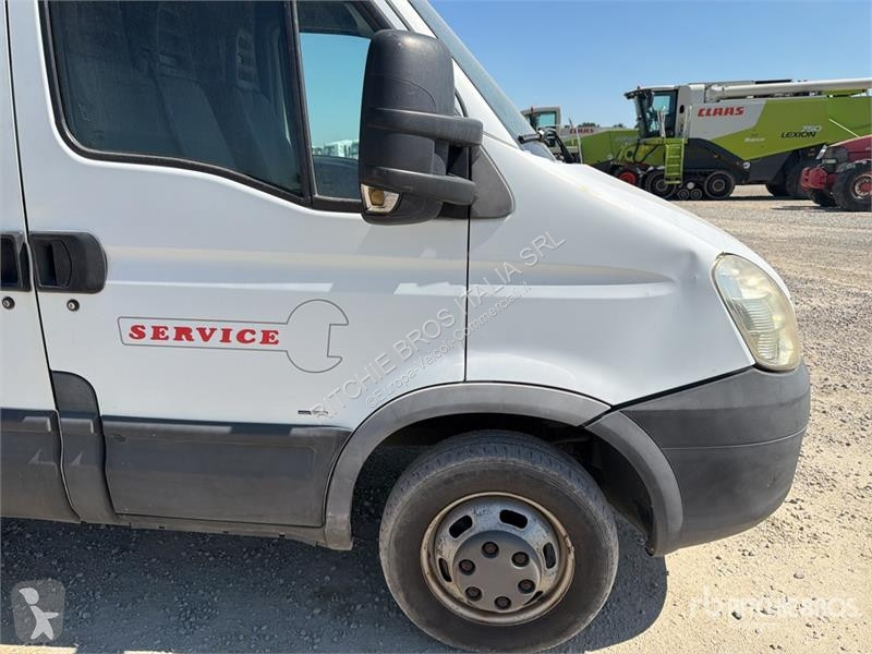 Furgoneta Iveco 35C15 Cargo Van