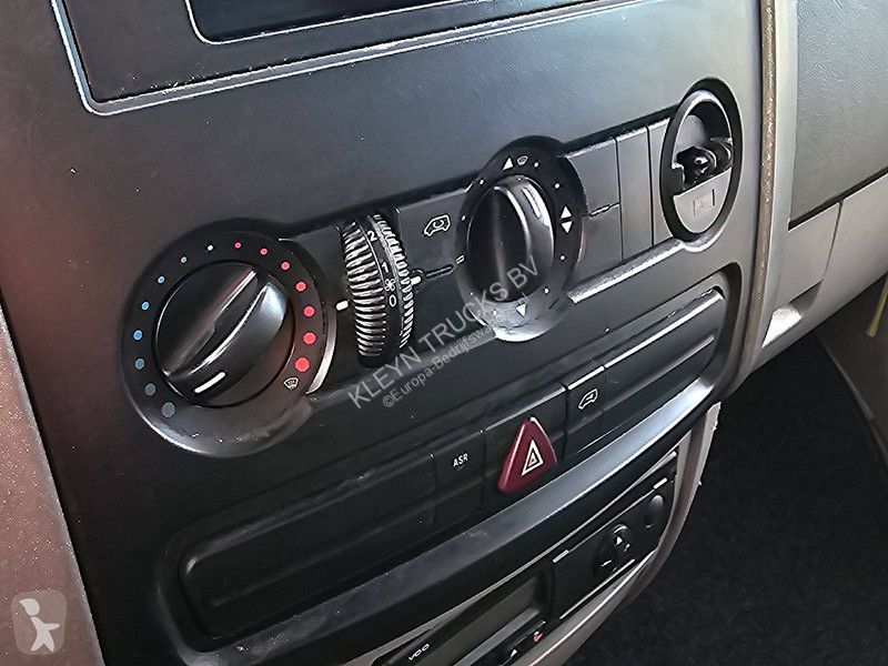 Furgoneta Mercedes 516 zijdeur klep EURO5