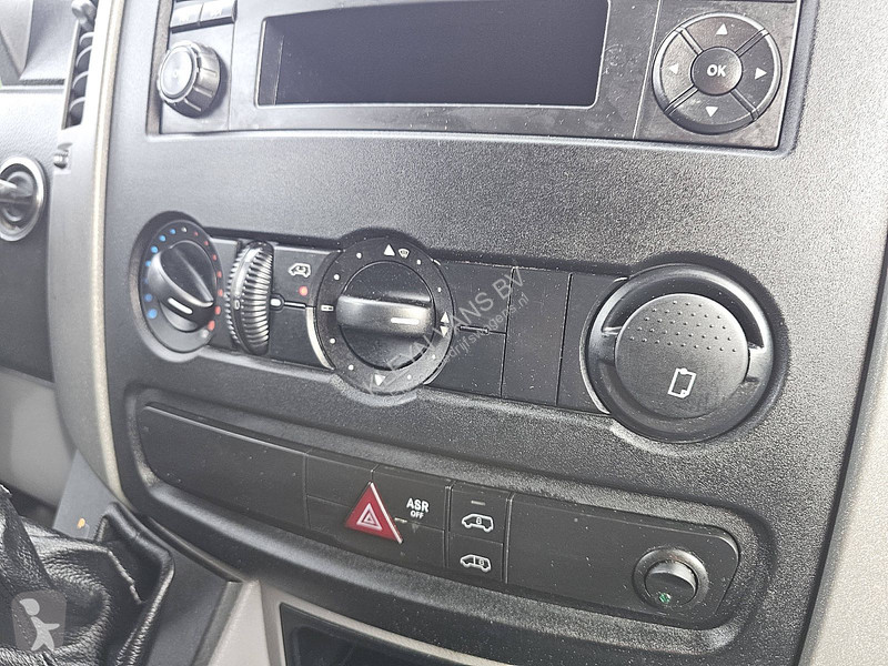 Bedrijfswagen Mercedes 311 L3H2 Post-Nl Koerier