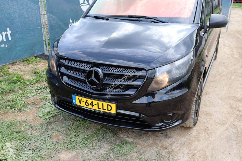 Mercedes  van