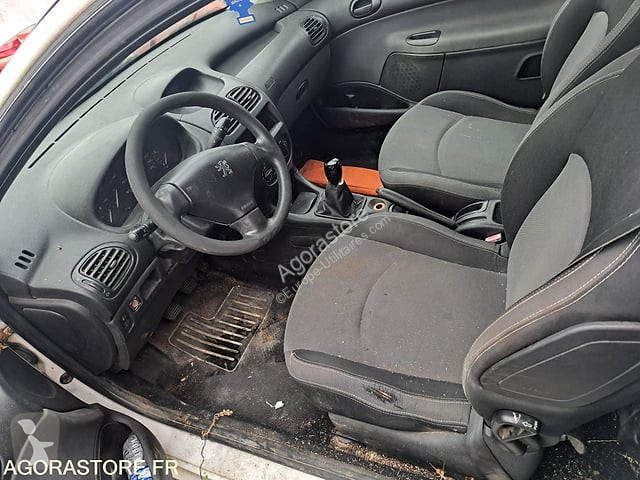 Коммерческий автомобиль