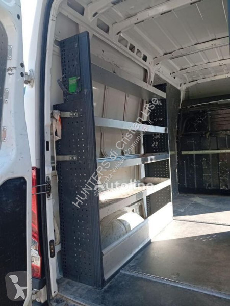 Коммерческий автомобиль Iveco