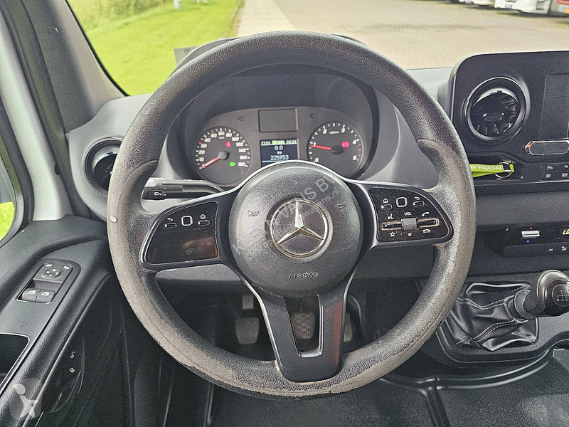 Mercedes 314 L2H1 RWD Trekhaak van