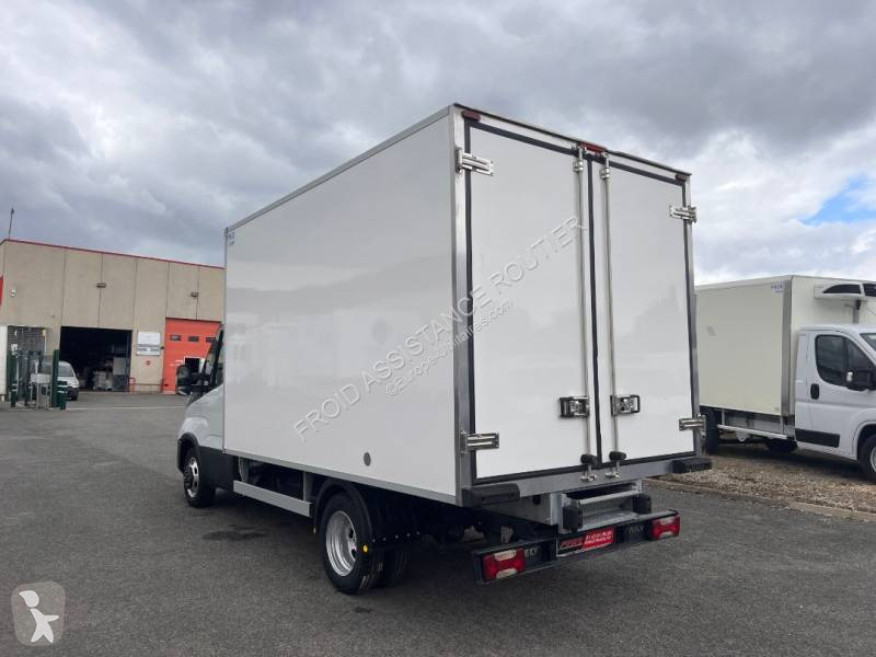 Коммерческий автомобиль Iveco 35C14