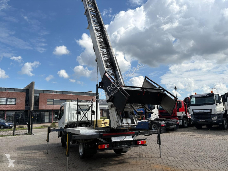 Užitkové vozidlo Nissan + 29 METER LADDER +...