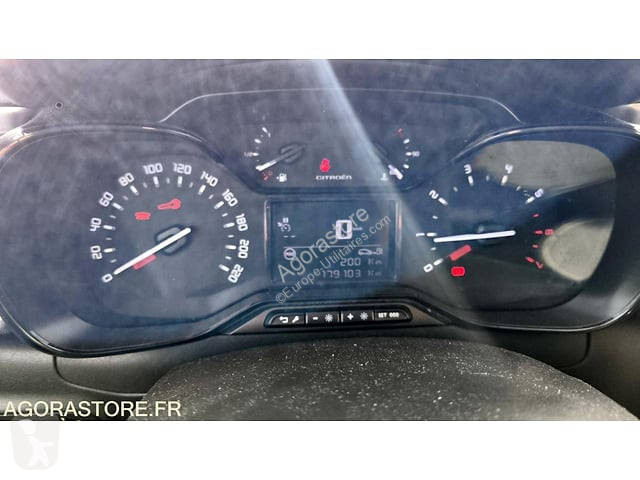 Коммерческий автомобиль