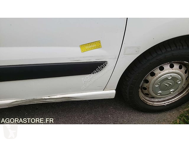 Коммерческий автомобиль