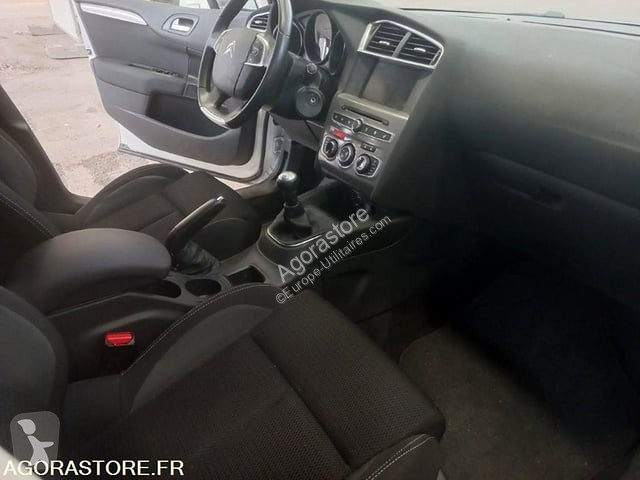Коммерческий автомобиль