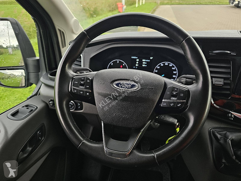 Veículo utilitário Ford 330