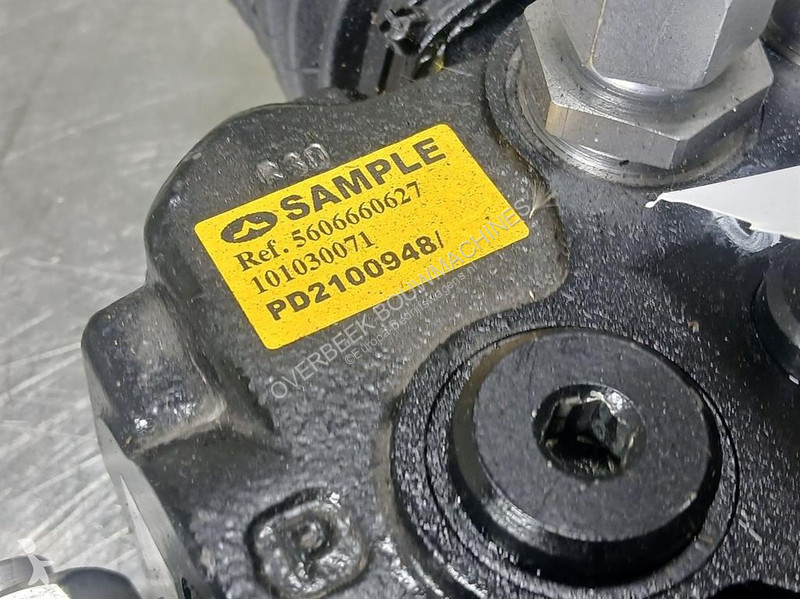 Užitkové vozidlo Yanmar V8-5606660627-Walvoil...