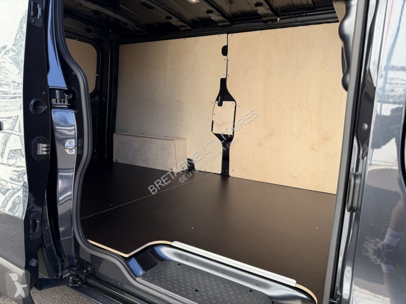 Furgoneta Renault TRAFIC III FG L2H1 3T 2.0...