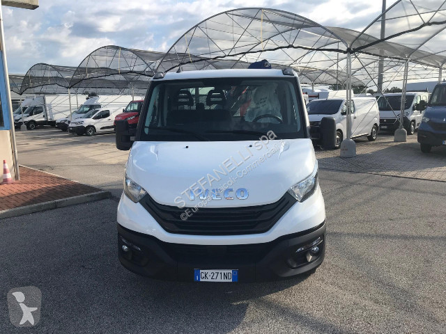 Véhicule utilitaire Iveco DAILY 35C14H Cassone...