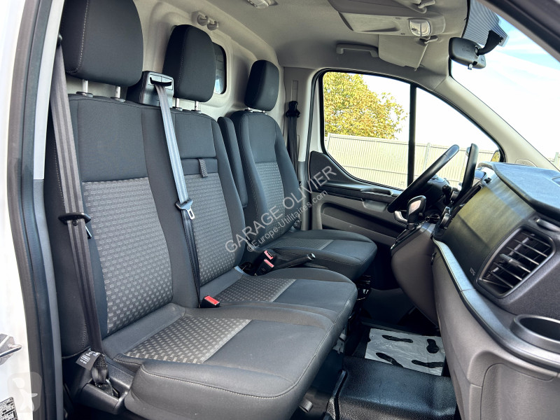 Véhicule utilitaire Ford 300 L1H1 2.0 Ecoblue...