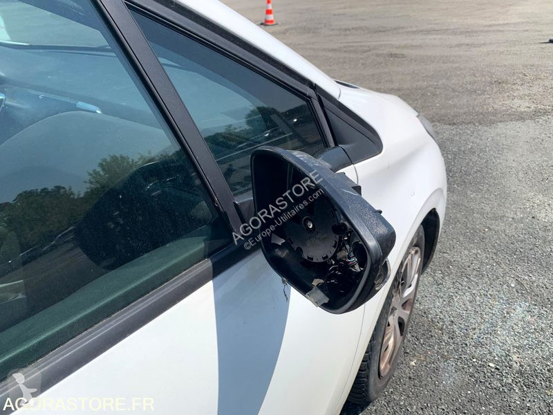 Véhicule utilitaire Peugeot 208
