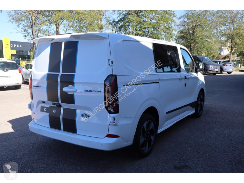 Véhicule utilitaire Ford