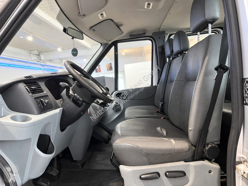 Véhicule utilitaire Ford Pritsche DoKa *Benzin*...