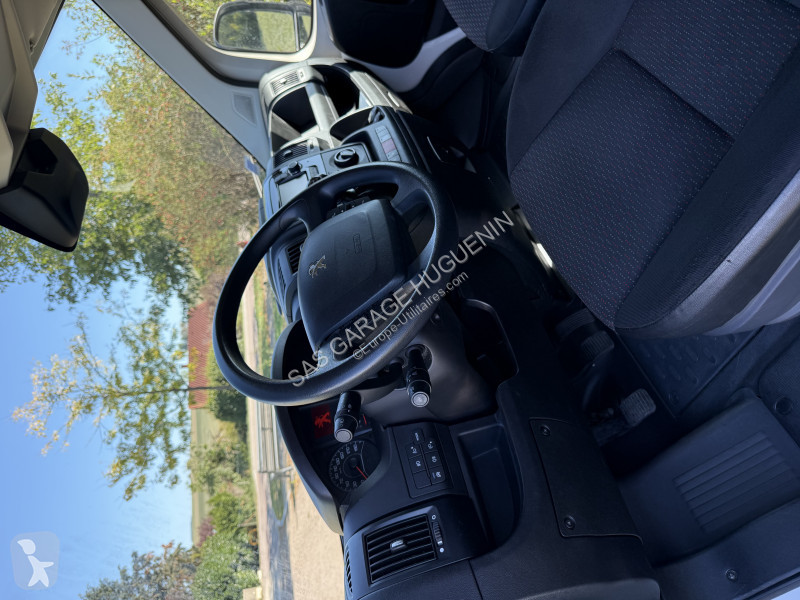 Véhicule utilitaire Peugeot L1H1 2.2 BLUEHDI...