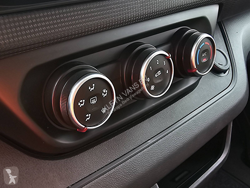 Véhicule utilitaire Renault 2.0 DCI L2H1 Airco...